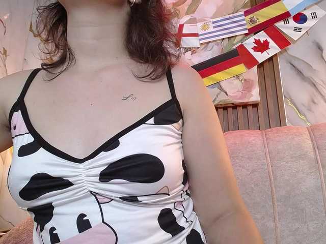 gagingmolly live cam on BongaCams