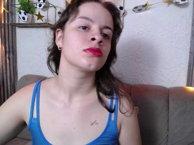 gagingmolly live cam on BongaCams