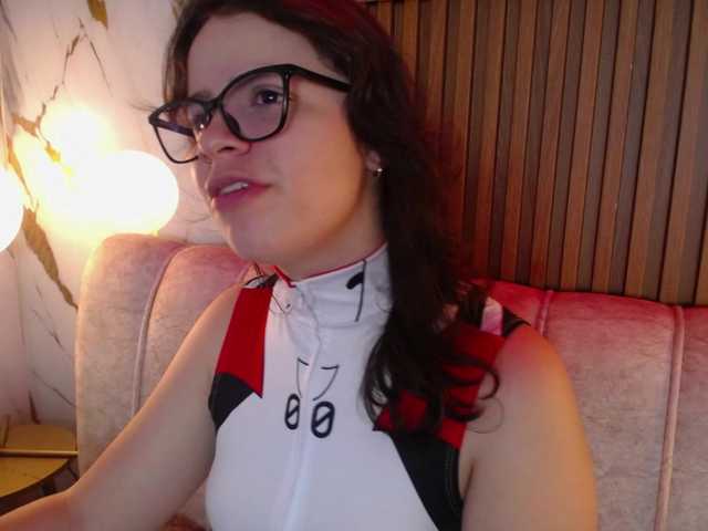 gagingmolly live cam on BongaCams