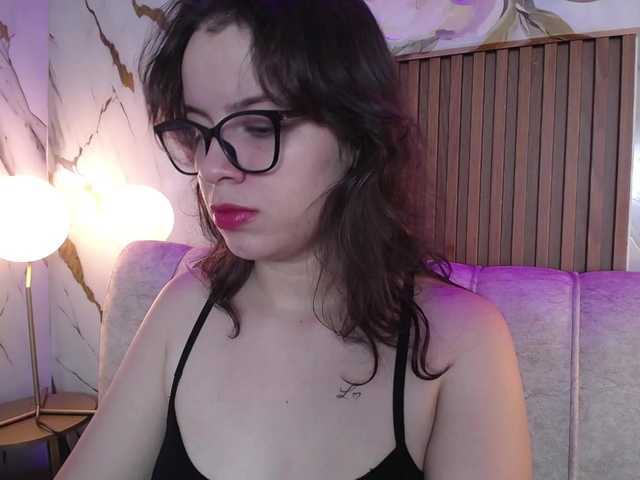 gagingmolly live cam on BongaCams