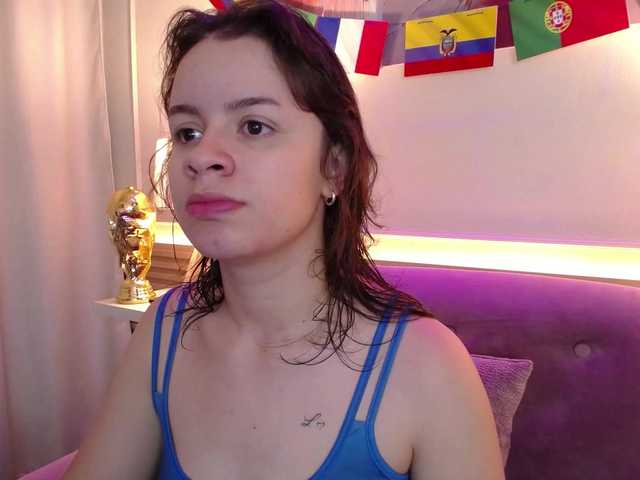 gagingmolly live cam on BongaCams