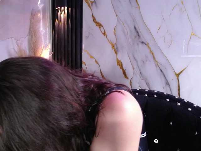gagingmolly live cam on BongaCams