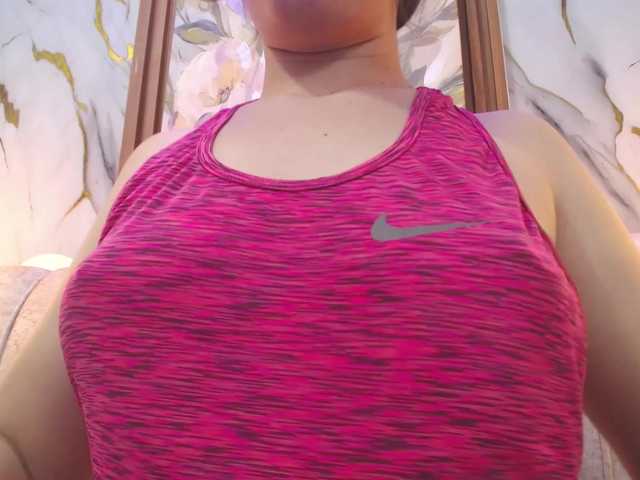 gagingmolly live cam on BongaCams