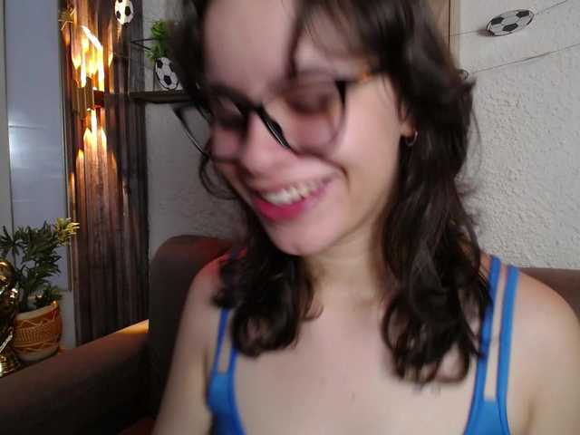 gagingmolly live cam on BongaCams