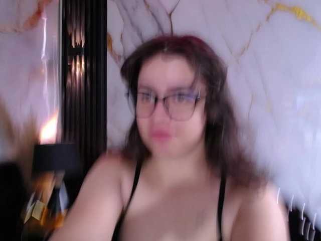 gagingmolly live cam on BongaCams