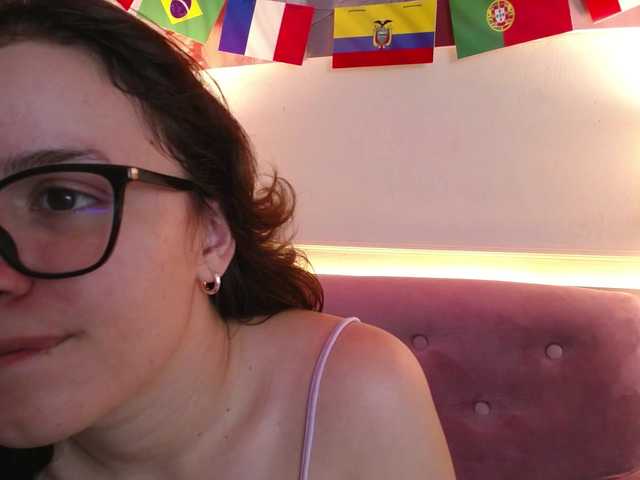 gagingmolly live cam on BongaCams