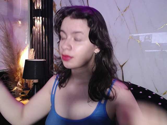 gagingmolly live cam on BongaCams