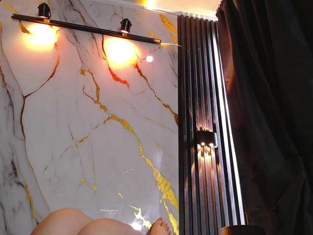 gagingmolly live cam on BongaCams