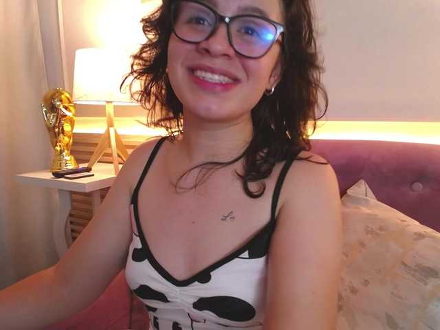 gagingmolly live cam on BongaCams