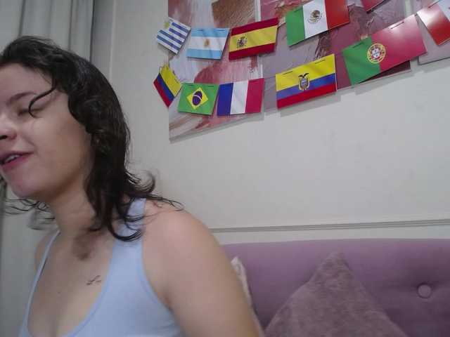 gagingmolly live cam on BongaCams