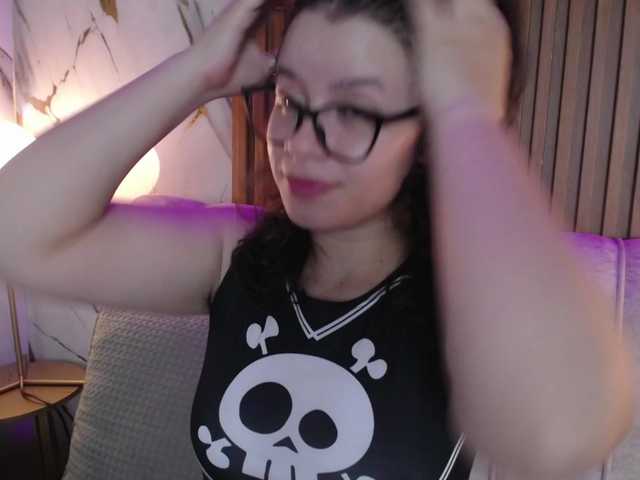 gagingmolly live cam on BongaCams