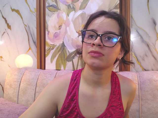 gagingmolly live cam on BongaCams
