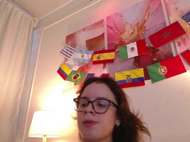 gagingmolly live cam on BongaCams