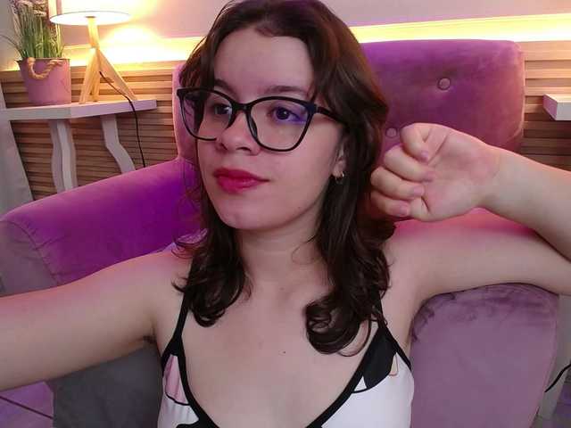 gagingmolly live cam on BongaCams