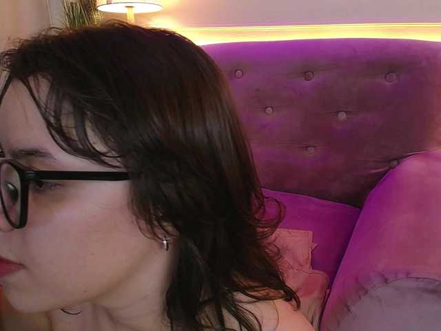 gagingmolly live cam on BongaCams