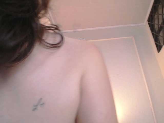 gagingmolly live cam on BongaCams