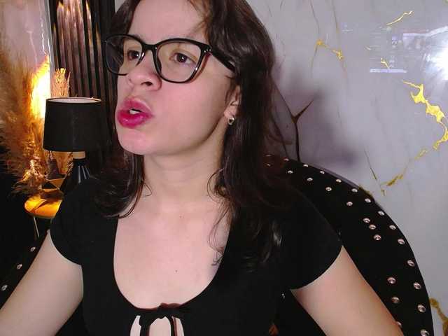 gagingmolly live webcam show