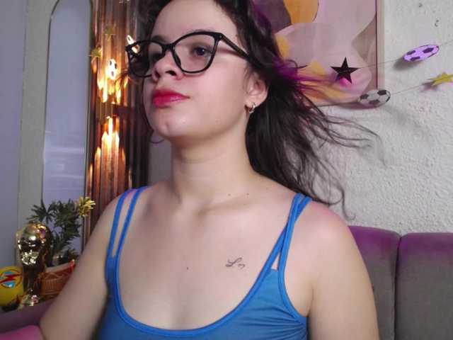 gagingmolly live cam on BongaCams