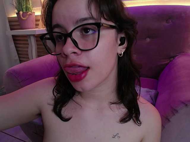 gagingmolly live webcam show