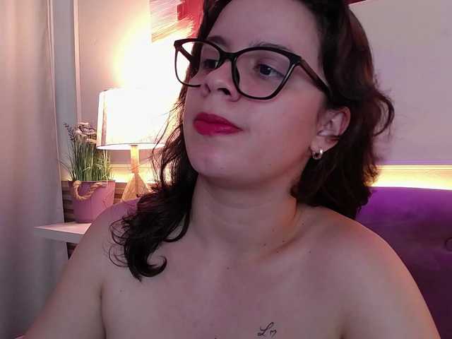 gagingmolly live cam on BongaCams