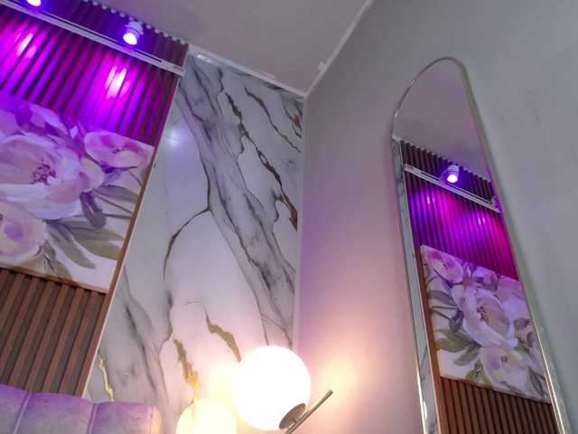 gagingmolly live cam on BongaCams