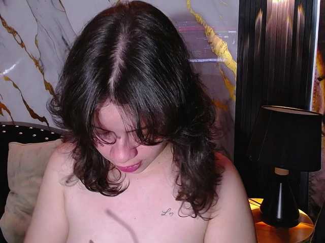gagingmolly live cam on BongaCams