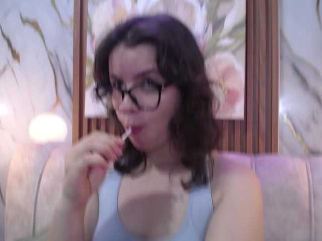 gagingmolly live cam on BongaCams