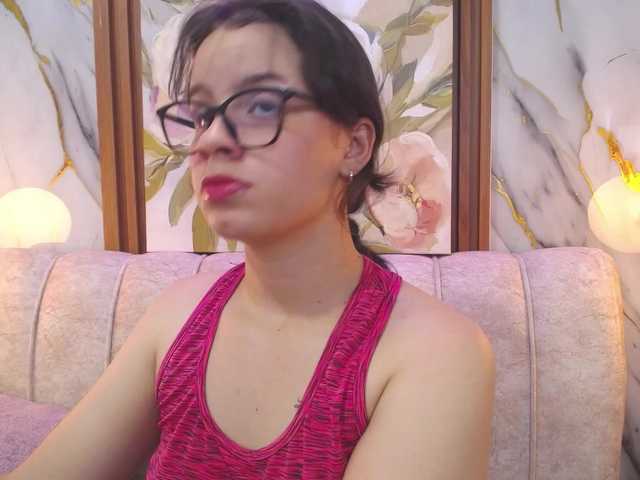 gagingmolly live cam on BongaCams