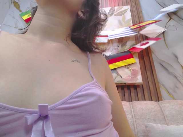 gagingmolly live cam on BongaCams