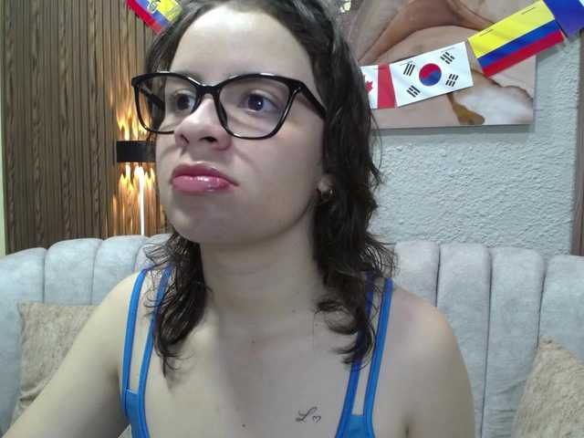 gagingmolly live cam on BongaCams