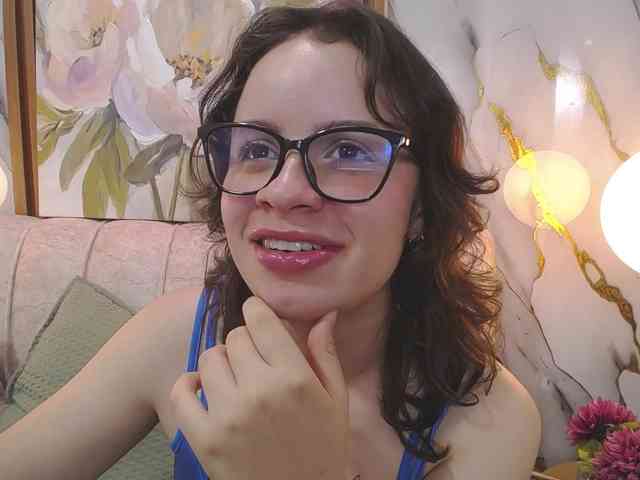 Modelo: gagingmolly