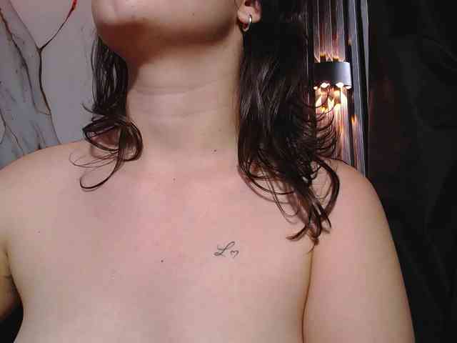 gagingmolly Live Webcam on BongaCams