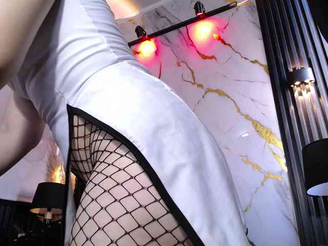 Modelo: gagingmolly