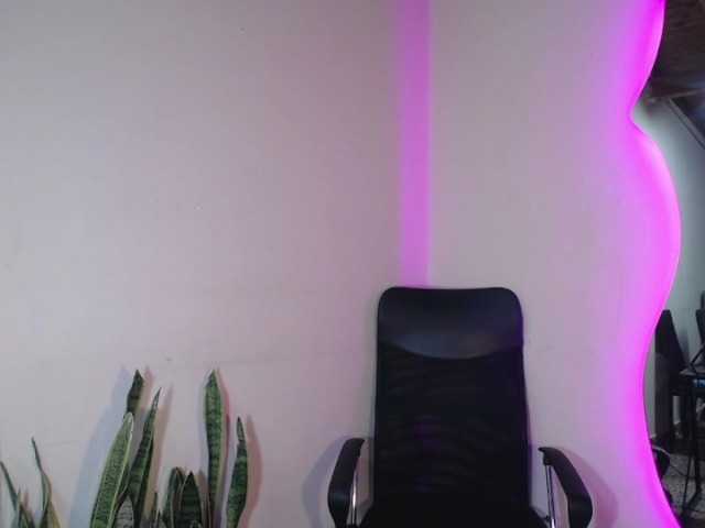 Chica-cereza live cam on BongaCams