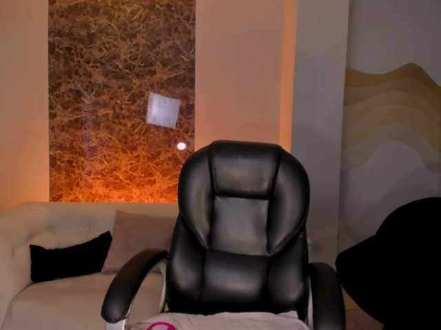 BellaStorm1 live cam on BongaCams