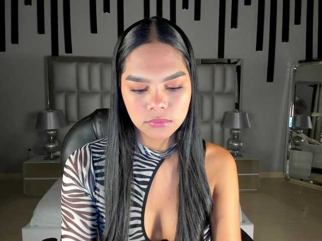 SaphiraJames live cam on UnifiedCams