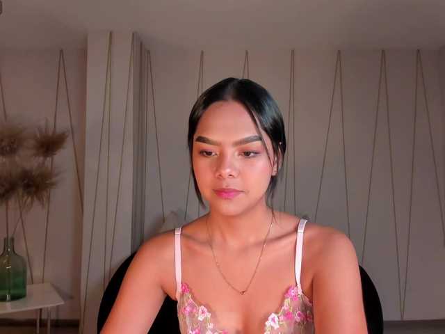 SaphiraJames live cam on UnifiedCams