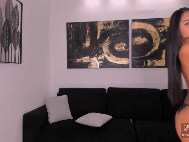 le modèle SaphiraJames est en webcam porno dans un show sur le site bongacams, il possède les tags suivants: Latino/Hispanic,Brunette,Shaved
