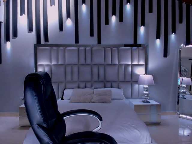 SaphiraJames live cam on UnifiedCams