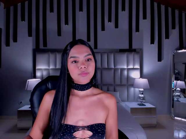 SaphiraJames live cam on UnifiedCams