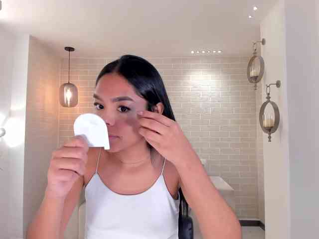 SaphiraJames webcam