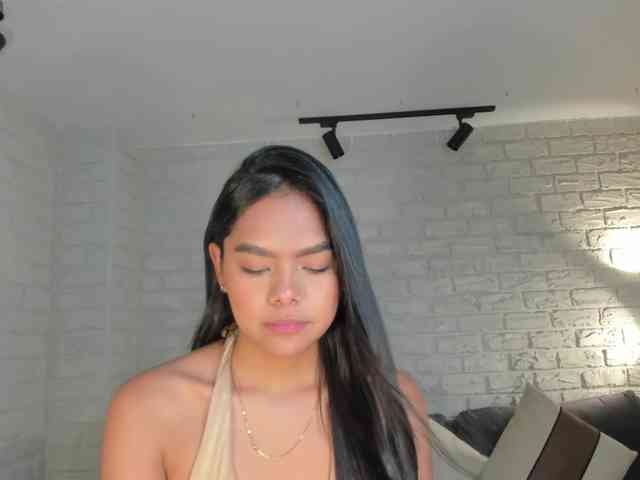 SaphiraJames webcam