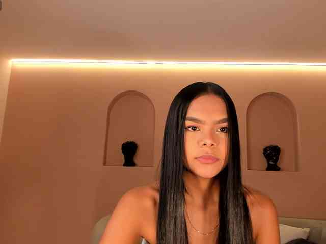 SaphiraJames webcam