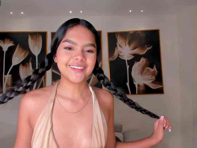 SaphiraJames webcam