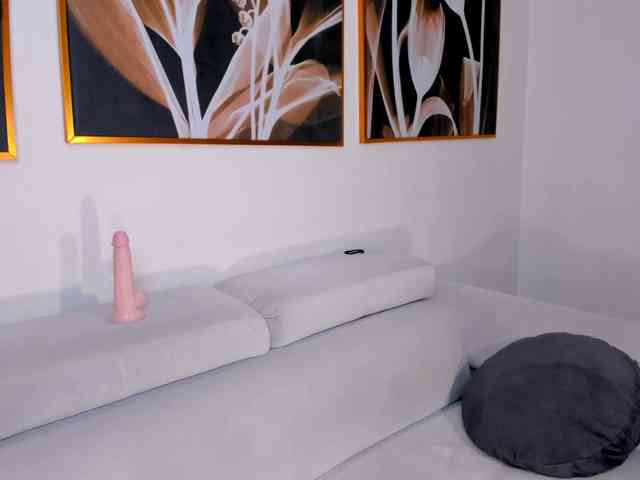 SaphiraJames webcam