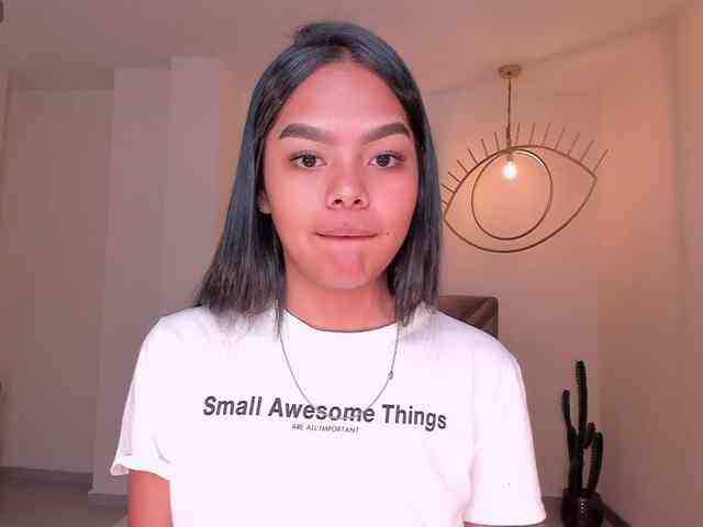 SaphiraJames webcam