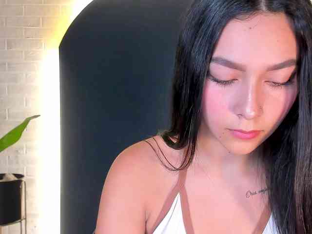 SophieKiss1 webcam