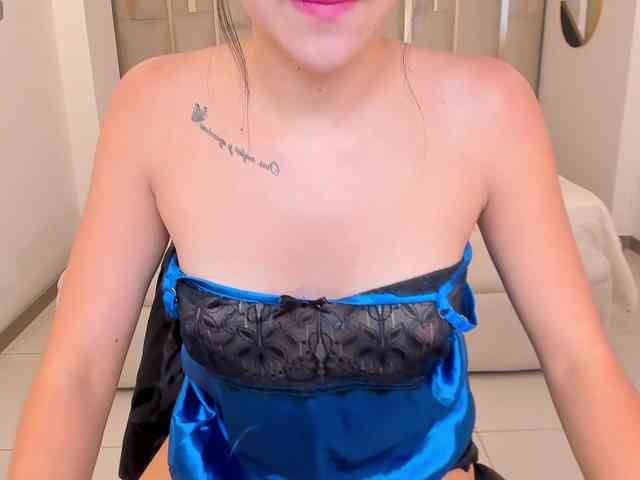 SophieKiss1