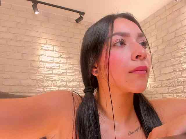 SophieKiss1 webcam