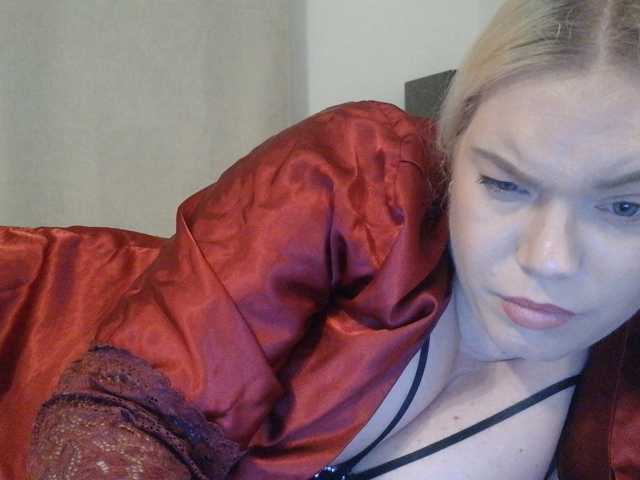 Ayse95 live on BongaCams